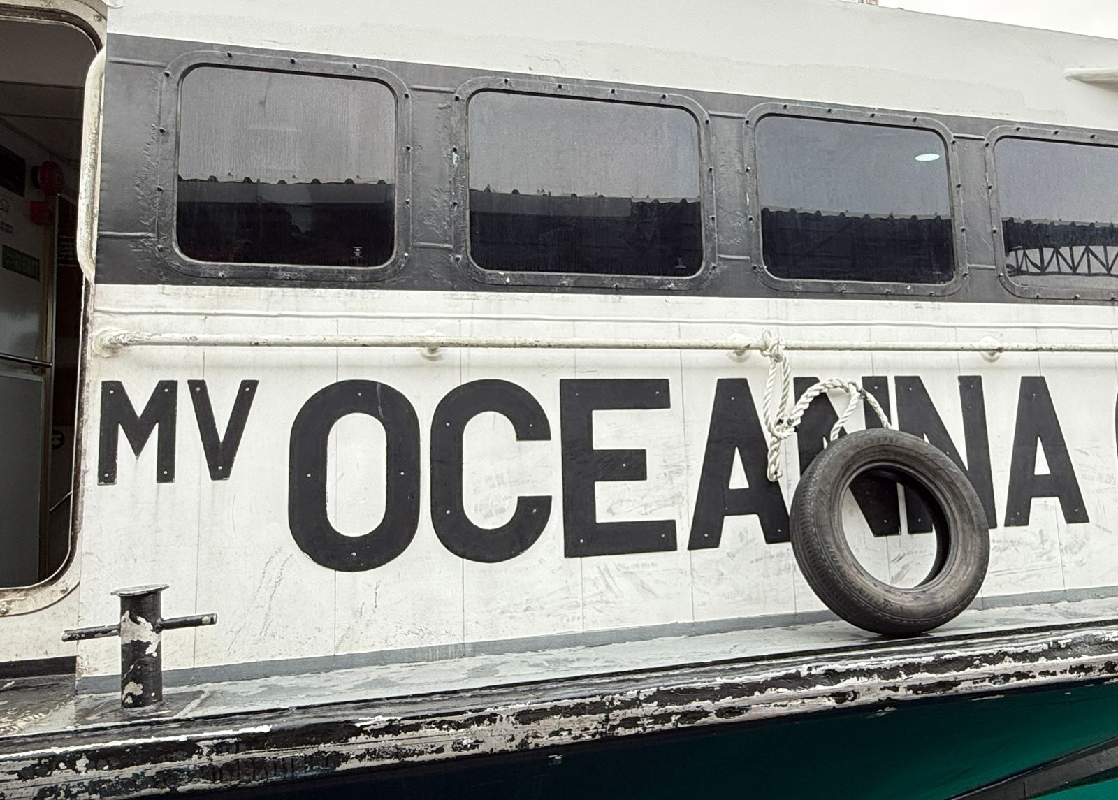 Alami Masalah Mesin, 162 penumpang Kapal MV Oceanna 1 berhasil di evakuasi